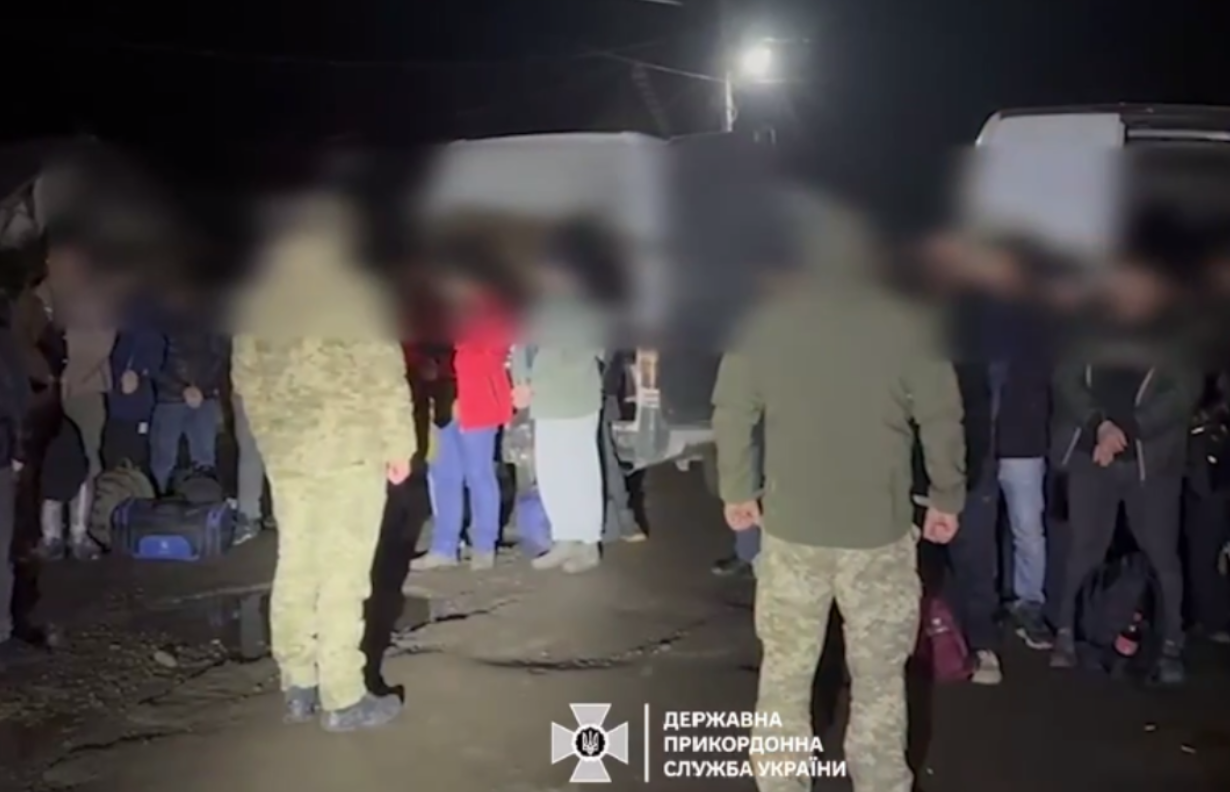 Уклонисты платили организаторам поездки до 8 500 долларов. Скриншот видео